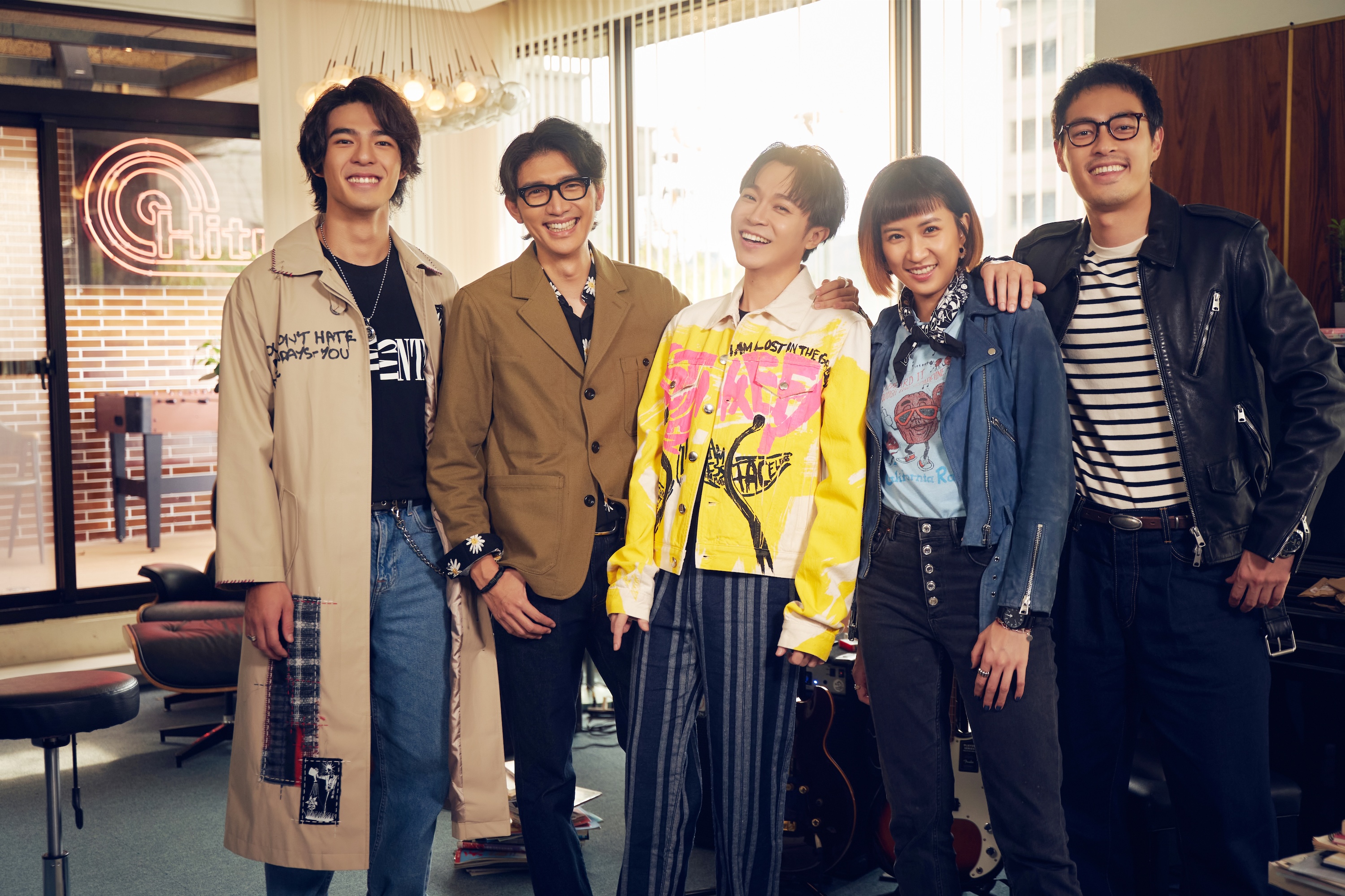 吳青峰為《接招吧！製作人》量身打造主題曲〈晴天娃娃〉，8月28日中午上線、MV同步首播